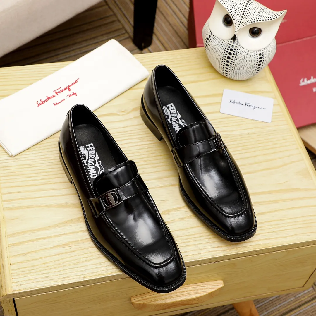 Factory price 420 🔥Ferragamo's new men's casual slip-on shoes🇨🇳Official website original 1:1 mold opening, original quality💯Fine workmanship, high-end luxury☘The upper is made of imported Italian first-layer cowhide🌴🐑leather lining🍓Rubber wear-resistant and non-slip outsole, breathable and comfortable to wear🍍The first choice for high-end men🍉Black, size 38-45